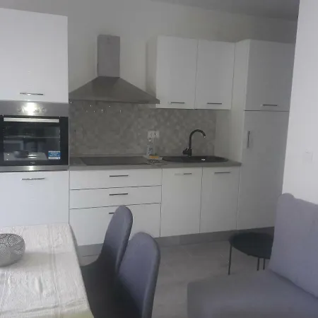 Apartament Tea 2 *